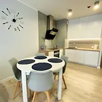 아파트 Promenada Kasprowicza 20 *